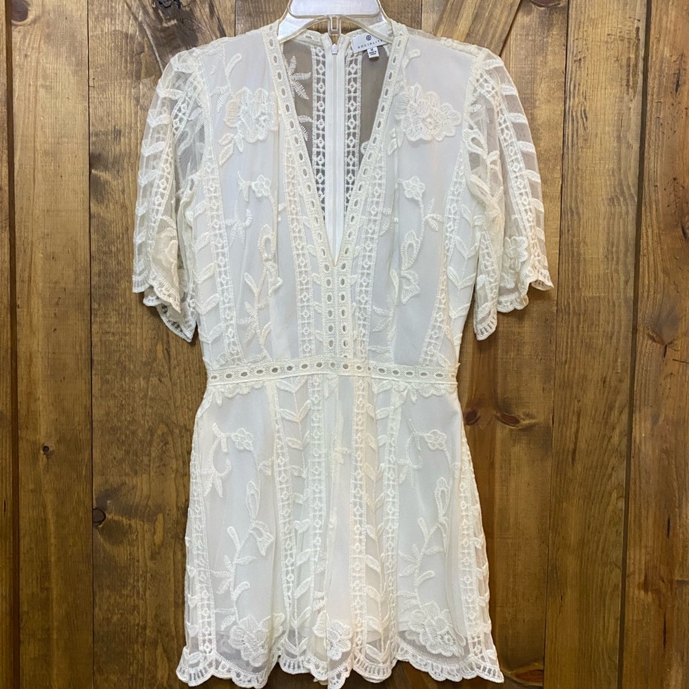 Socialite Plunging Lace Romper in Dusty Blue